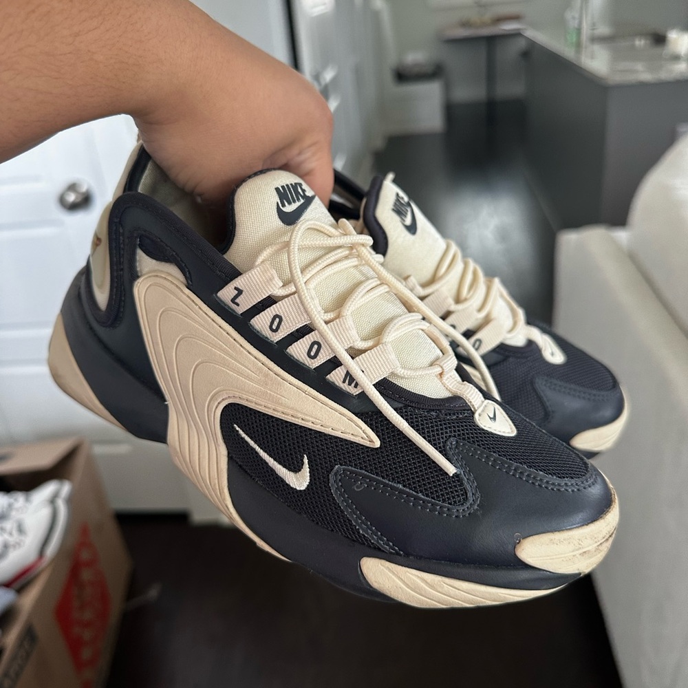 Nike Men's Black and Cream Sneakers